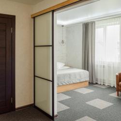 Номер полулюкс с 1 двуспальной кроватью