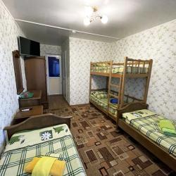Комната комфорт с 2 односпальными кроватями и 1 двухъярусной кроватью
