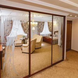 Номер люкс с 1 двуспальной кроватью