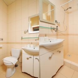 3-комнатные апартаменты люкс Цветочная 35 с 1 двуспальной кроватью