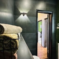 Фото Отель InnHome Apartments на проспекте Свердловский 88