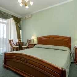 Номер люкс комфорт с 1 двуспальной кроватью