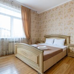 Комната стандарт с 1 двуспальной кроватью и балконом