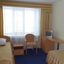 Номер стандарт с 2 односпальными кроватями (с завтраком)