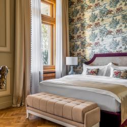 2-комнатный номер полулюкс с 1 двуспальной кроватью