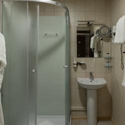 Номер стандарт с 2 односпальными кроватями и видом на реку