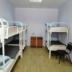 Кровать в 10-местном мужском номере (удобства на этаже)
