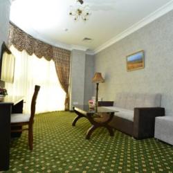 Номер полулюкс с 1 двуспальной кроватью