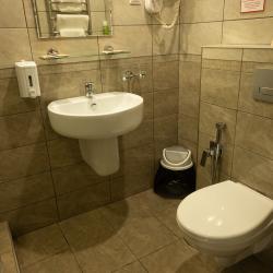 Номер стандарт с 1 двуспальной кроватью (мансарда)