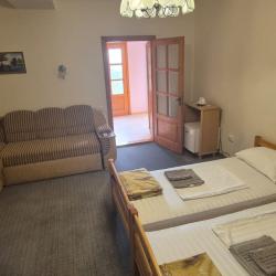 4-местный номер студия улучшенный