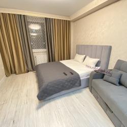 Фото Апартаменты Housevip на улице Рогожникова 23