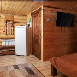 4-местный номер стандарт в домике у бассейна