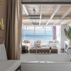 Номер семейный с двуспальной кроватью (Вид на море) Sea View Family suite by Vvo