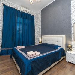 Комната студио с кроватью размера «king-size» и диван-кроватью