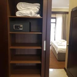 Номер комфорт улучшенный с 2 односпальными кроватями (с завтраком)