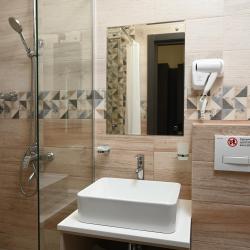 Фото Отель Golden Hill (Голден Хилл)