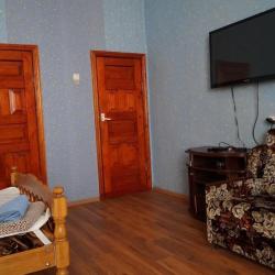 Номер стандарт с 1 односпальной и 1 двуспальной кроватью