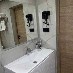 Номер люкс с 2 односпальными кроватями