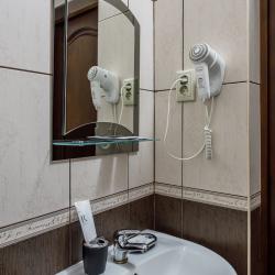 Номер стандарт с 1 двуспальной кроватью