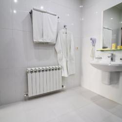 Номер полулюкс с 1 двуспальной кроватью