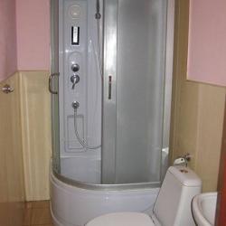 Комната стандарт с 1 двуспальной кроватью (с завтраком, без окна)