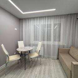 Фото Отель CrystalRentals (КристалРенталс) на улице Монтажников 38