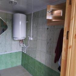 Комната эконом с 2 односпальными и 1 двуспальной кроватью