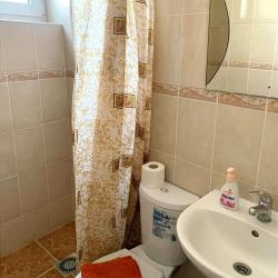 Номер комфорт улучшенный с 1 односпальной и 1 двуспальной кроватью