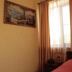 Номер стандарт улучшенный с 1 двуспальной кроватью