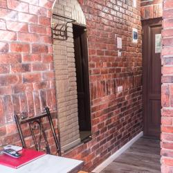 Номер стандарт с 1 двуспальной кроватью (мансарда)