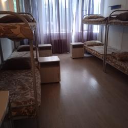 Кровать в 6-местном общем мужском номере