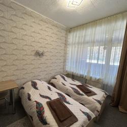 Номер стандарт с 2 односпальными кроватями (с лоджией)