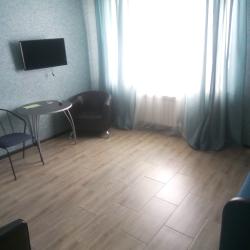 Номер люкс с 1 двуспальной кроватью и диваном