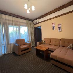 Номер полулюкс с 1 двуспальной кроватью