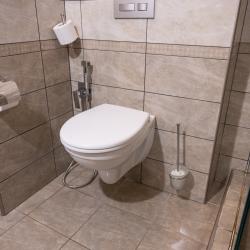 Номер стандарт улучшенный с 1 двуспальной кроватью (мансарда)