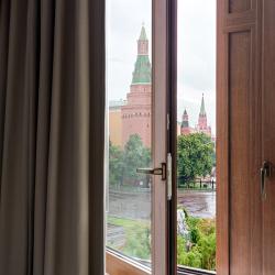 Номер люкс посольский с 1 двуспальной кроватью