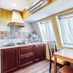 Номер стандарт с 1 двуспальной кроватью и кухней