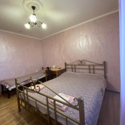 Номер стандарт семейный с 1 односпальной и 1 двуспальной кроватью