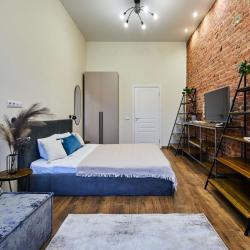 Фото Отель FlatStay Мойки 82| Трёшка у Исаакиевского собора в стиле Лофт, с просторной гостиной и 2-м ярусом
