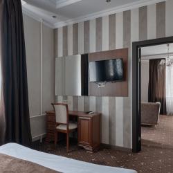 Номер люкс комфорт с 1 двуспальной кроватью