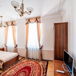 Таврическая — 689ea8ff987d4121d1c4ad808cb0fdae
