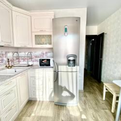 Фото Апартаменты на улице Есенина 1