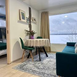 Домик с панорамным видом на озеро №6