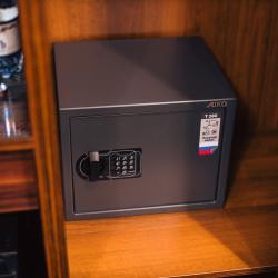 Номер полулюкс улучшенный с 1 двуспальной кроватью (с завтраком) #202