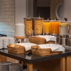 Фото Отель Holiday Inn Express Yerevan (Холидей Инн Экспресс )
