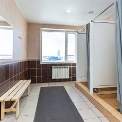 Кровать в 4-местном мужском номере