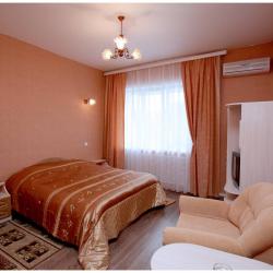 Номер стандарт с 1 двуспальной кроватью