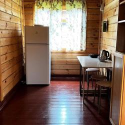 Дом из бруса летний c 1 двуспальной кроватью