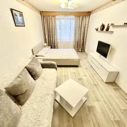 Фото Апартаменты трехкомнатные на улице Завенягина 4/2