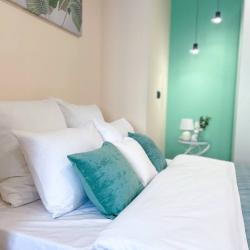 Фото Апартаменты на улице Евгения Золотухина 31